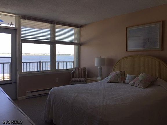 3rd image of 500 Bay Ave #1203
