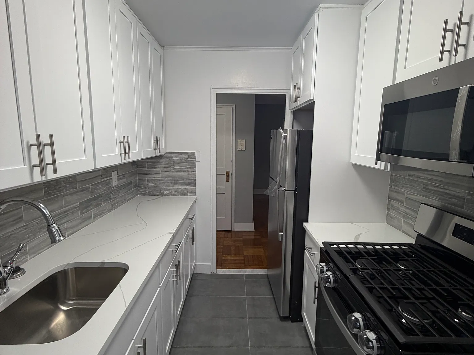 186th Ln, Fresh Meadows — Photo 2