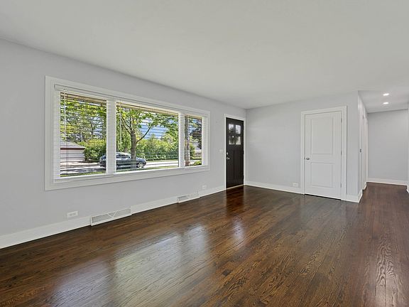 5th image of 414 Marion St