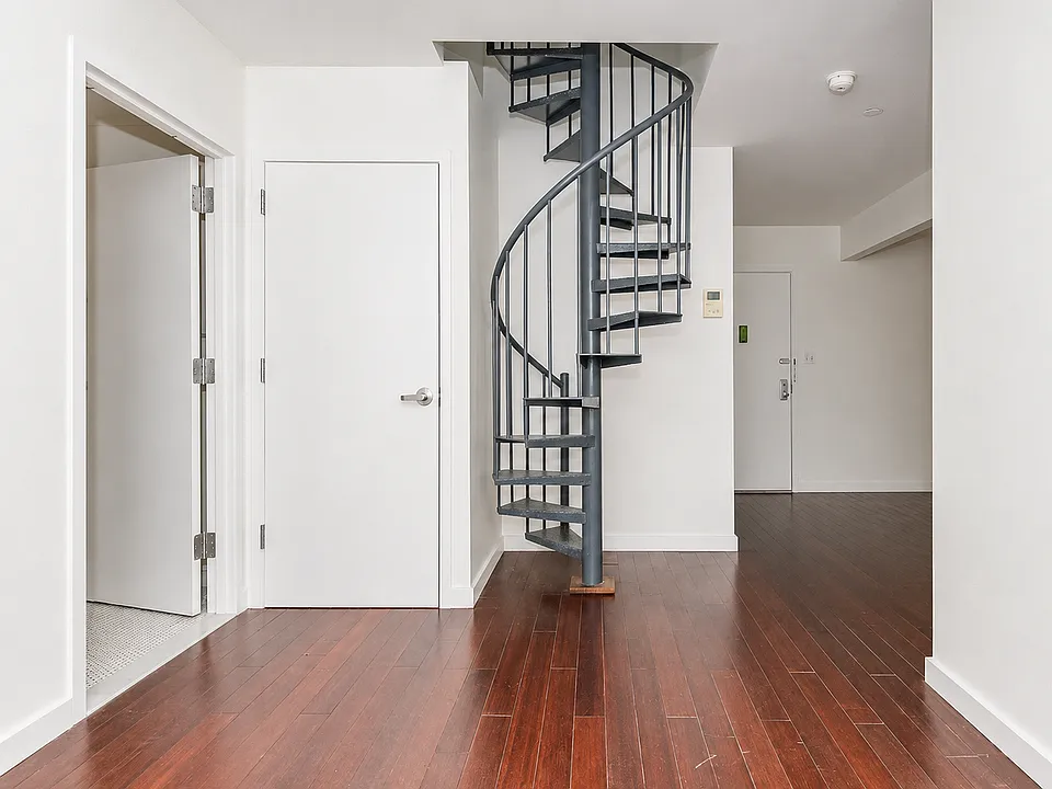 286 Stanhope St #5D