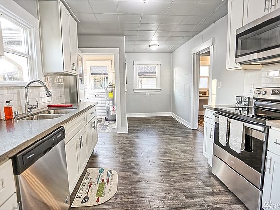 5th image of 7006 S Oakes St