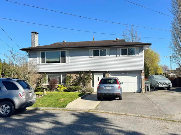 17884 57th Ave, Surrey, BC V3S 1H3