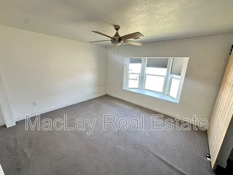 1703 W Lane Ave — Photo 12