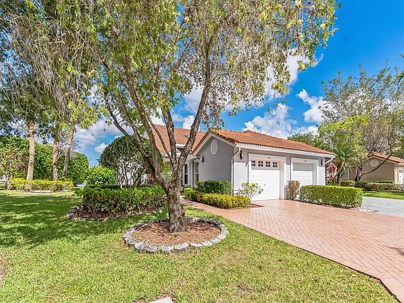 3rd image of 7820 Majestic Palm Drive