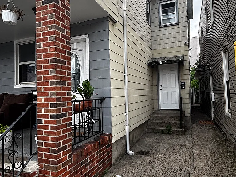 5016 Columbia Ave #1R — Photo 1