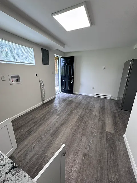 3 bed, $1,250 — Photo 2