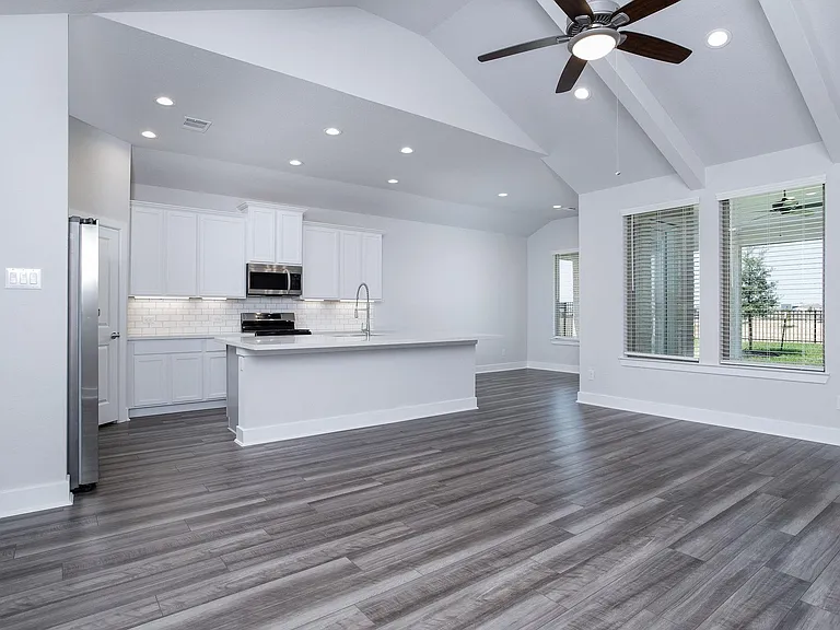 7603 Coral Lake Dr — Photo 4