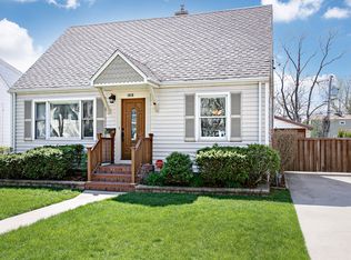 1018 S Swain Ave, Elmhurst, IL 60126