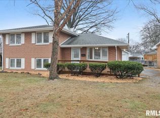 2328 Eastview Dr, Springfield, IL 62702