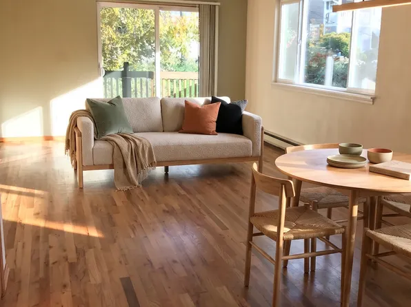 2827 14th Ave W APT 4, Seattle, WA 98119