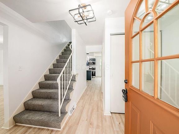5th image of 1859 Tamarack Ct S