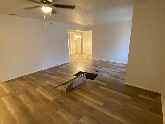 4th image of 2047 S Farola Dr