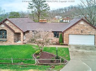 101 Rockcrest Dr, South Charleston, WV 25309