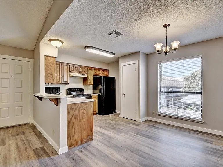 20800 Bonanza St #C — Photo 10