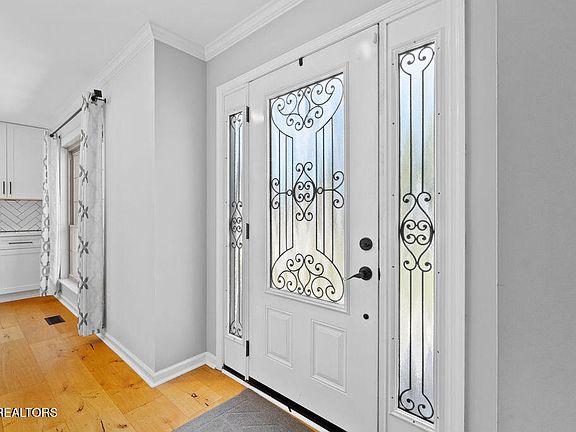 5th image of 10054 Highgate Cir