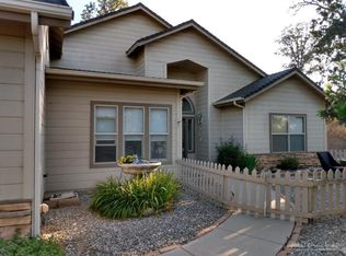 29601 Rollingoak Dr, Tehachapi, CA 93561