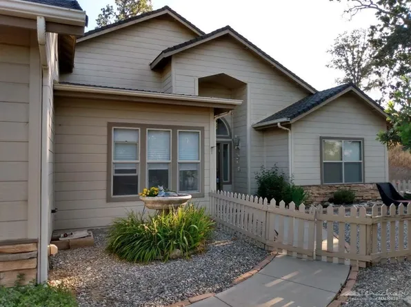 29601 Rollingoak Dr, Tehachapi, CA 93561