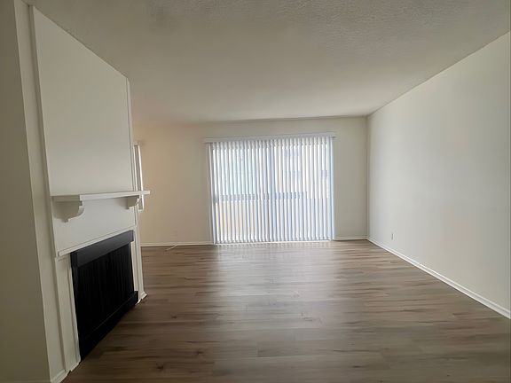 4th image of 1117 6th St APT 305