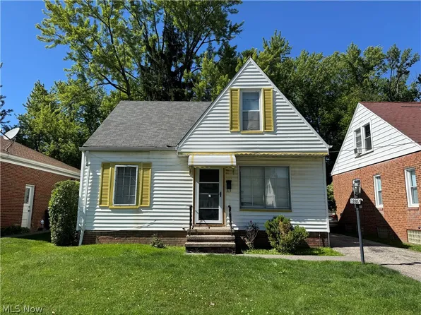 19907 Ridgewood Ave, Warrensville Heights, OH 44122