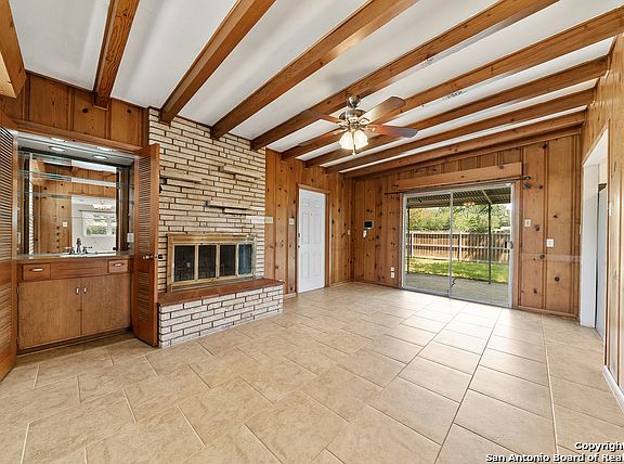 5th image of 902 Brookview Dr