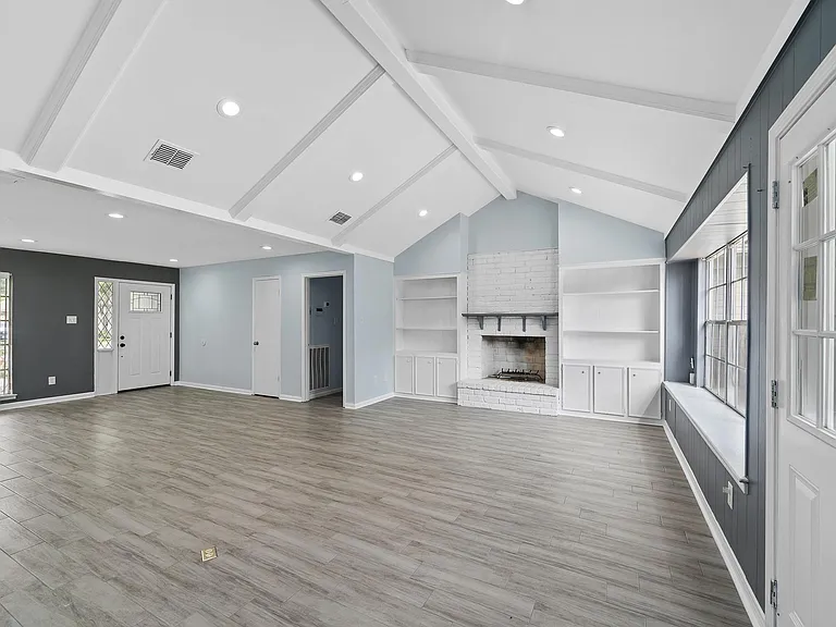 10623 Wickersham Ln — Photo 15
