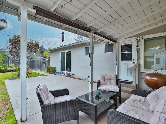 3rd image of 1609 Augusta Ct