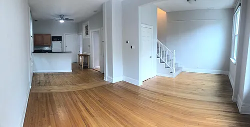 3102 N Southport Ave Photo 1