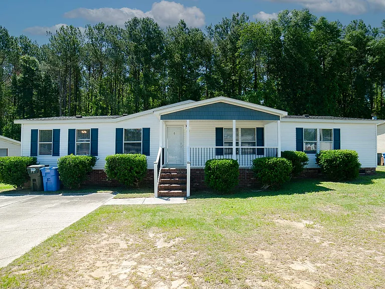 7341 April Dr — Photo 1
