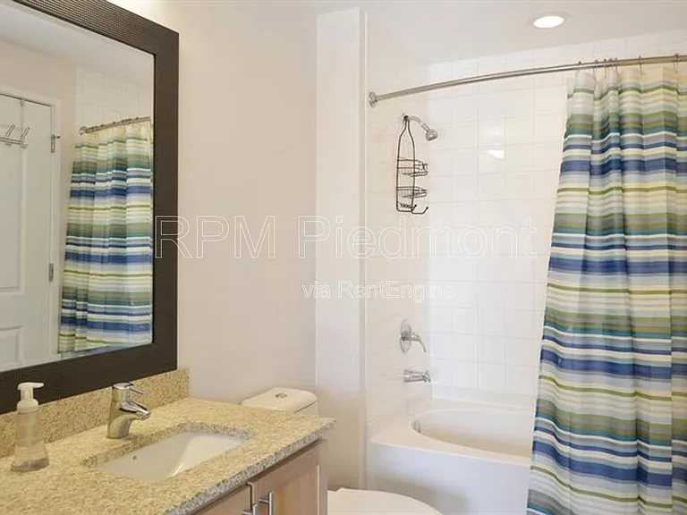 563 Memorial Dr SE #210 — Photo 13