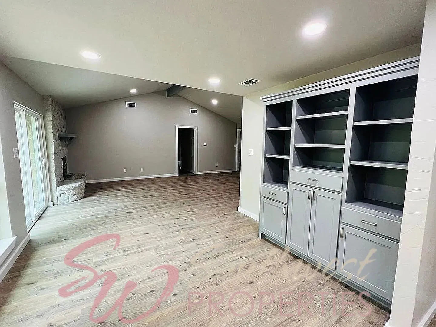 3 bed, 2.0 bath, 1663 sqft, $2,500 — Photo 4