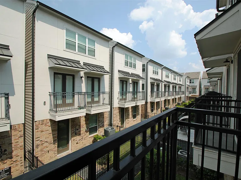 1270 N Post Oak Rd #A — Photo 27