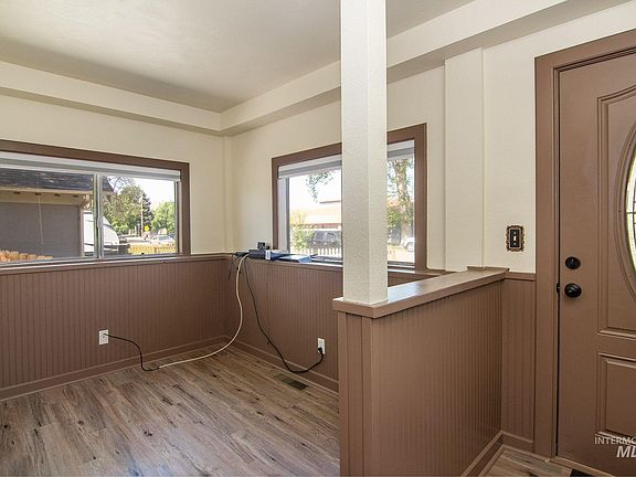 5th image of 504 N 15th Ave S