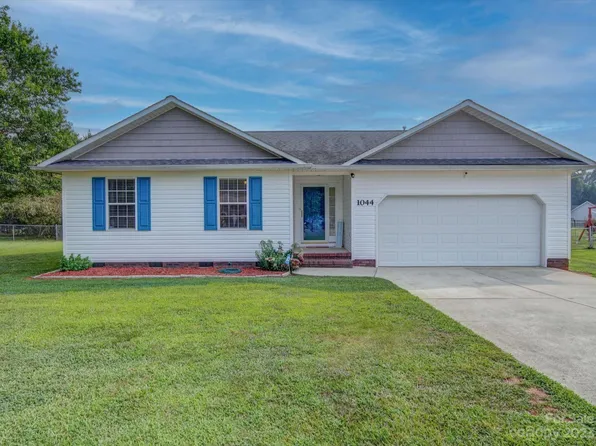 1044 Canoby Ct, Woodleaf, NC 27054