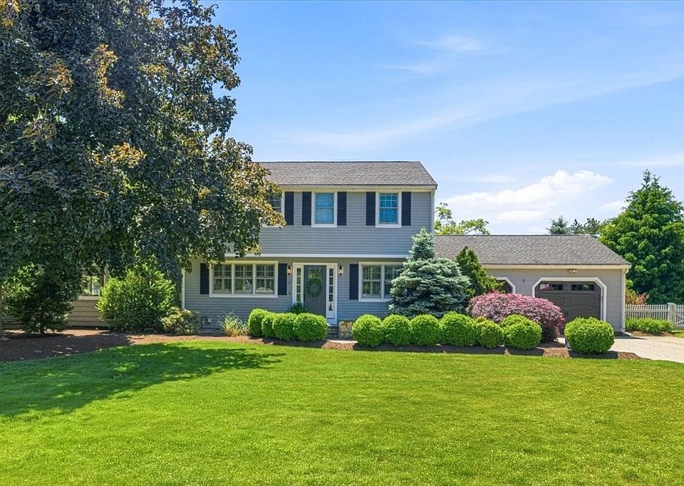 1st image of 7 Lawrence Cir