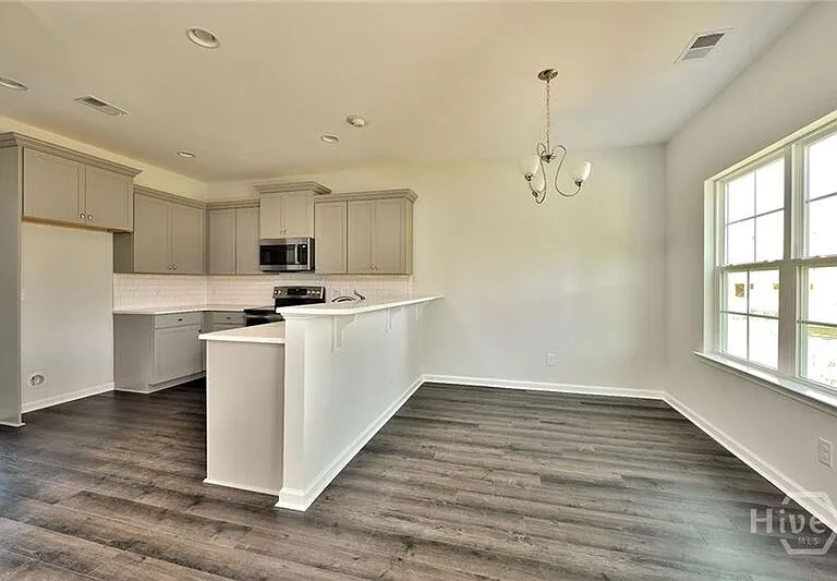 293 McCrady Dr — Photo 10