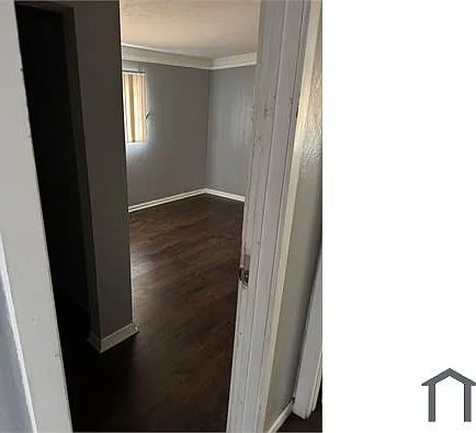 585 S Royal Crest Cir #13 — Photo 2