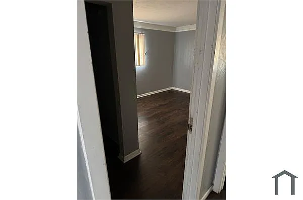 Building Photo - 585 S Royal Crest Cir #13
