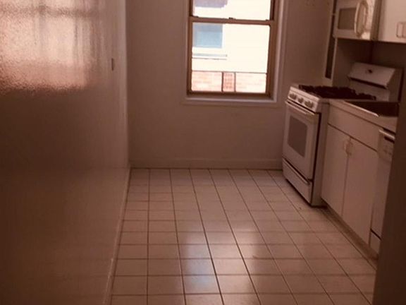 3rd image of 30 E End Ave APT 7P