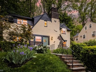 73 Harding Dr, South Orange, NJ, 07079
