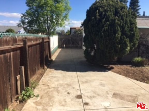 5th image of 856 Saturn Blvd