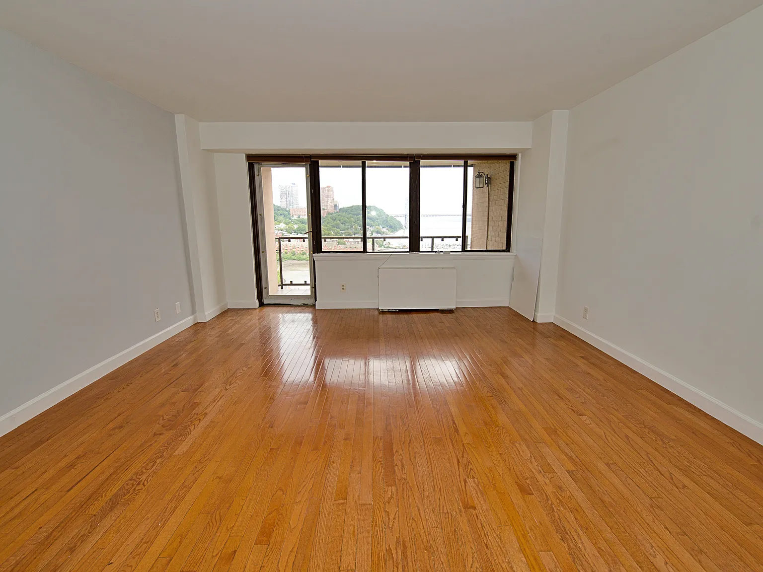 1 bed, 900 sqft, $2,995 — Photo 2