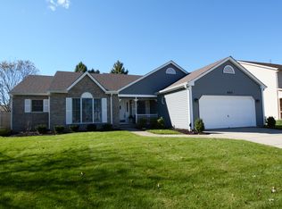 682 Canyon Ln, Elgin, IL 60123