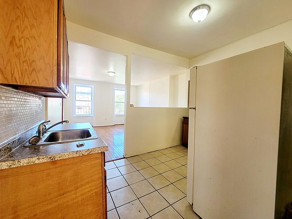 4th image of 16 Madison Ave #4