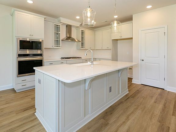 The Almaden - Kitchen