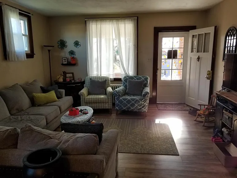 212 Palliser St — Photo 3