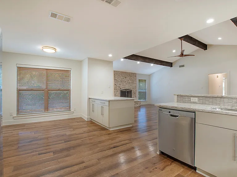 6463 Waverly Way — Photo 13