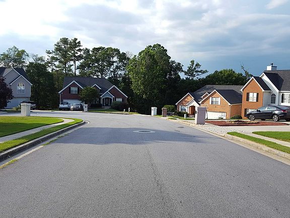 5th image of 7495 Danielle Ct