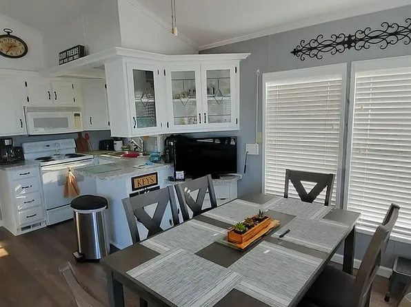 7750 E Broadway Rd Lot 560, Mesa, AZ 85208