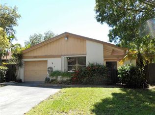 13348 SW 108 Street Cir, Miami, FL 33186