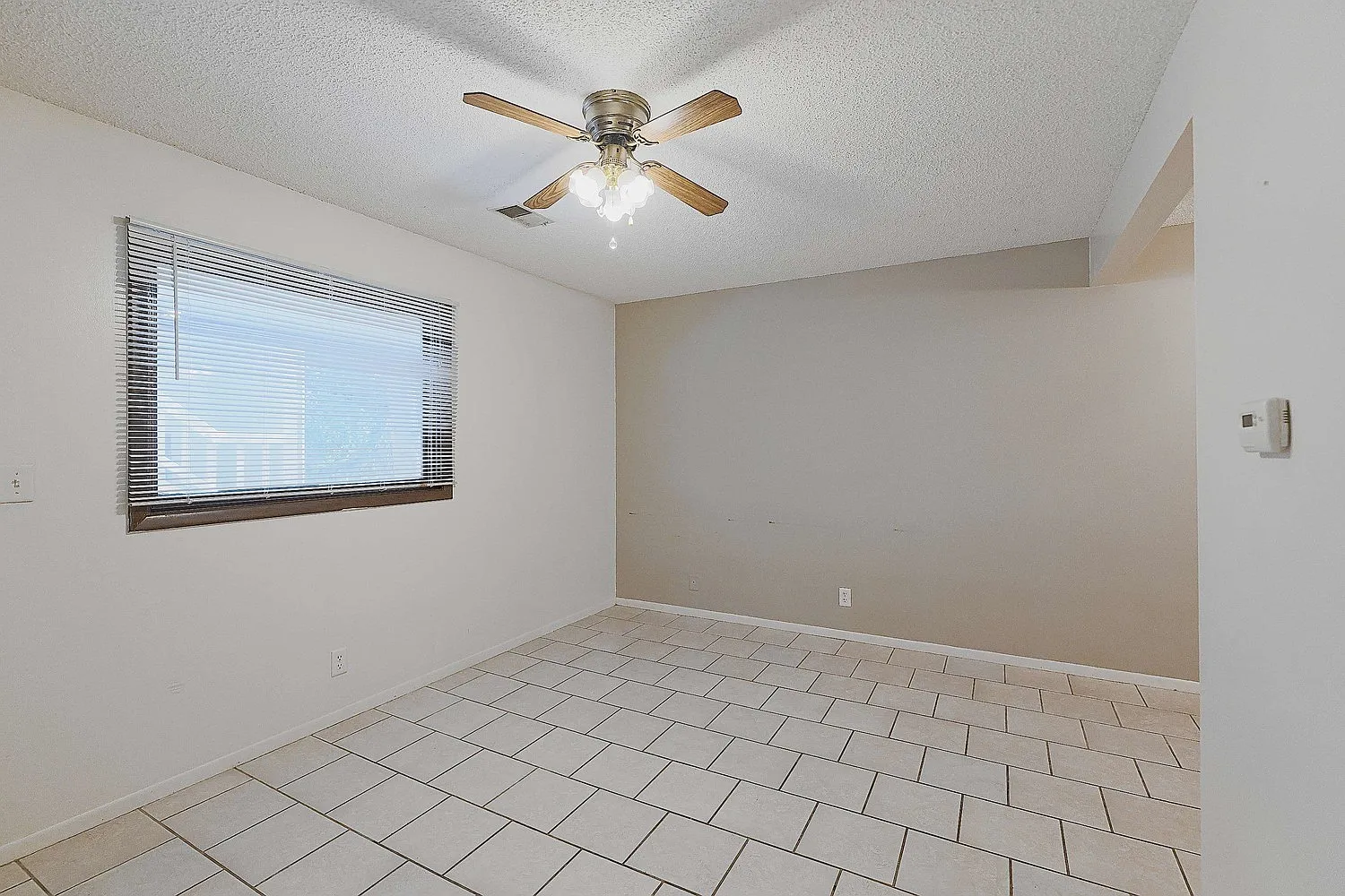 1 bed, 560 sqft, $649 — Photo 3